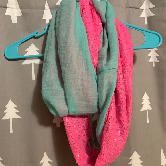 Boutique Scarf - Picture 2 of 4